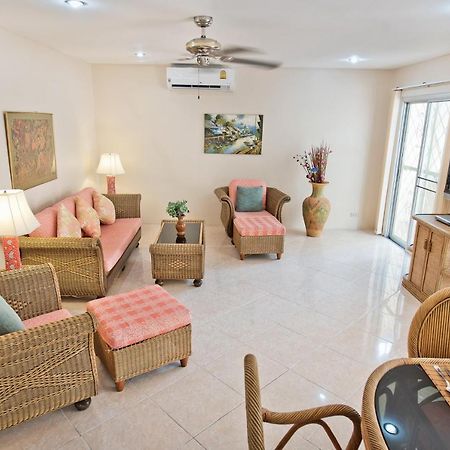 Butterfly Garden Boutique Residences Large Luxury Apts And Villas A Lifetsyle Destination By Neang, Everything You Need All Right Here 1-3 Bedrooms 110 To 190 Sq Mtrs, 2 Full Bathrooms, Rain Shower, Spa Bath, Bbq, Free Wifi, Staff 24-7, Close To Beac Pattaya Exterior foto