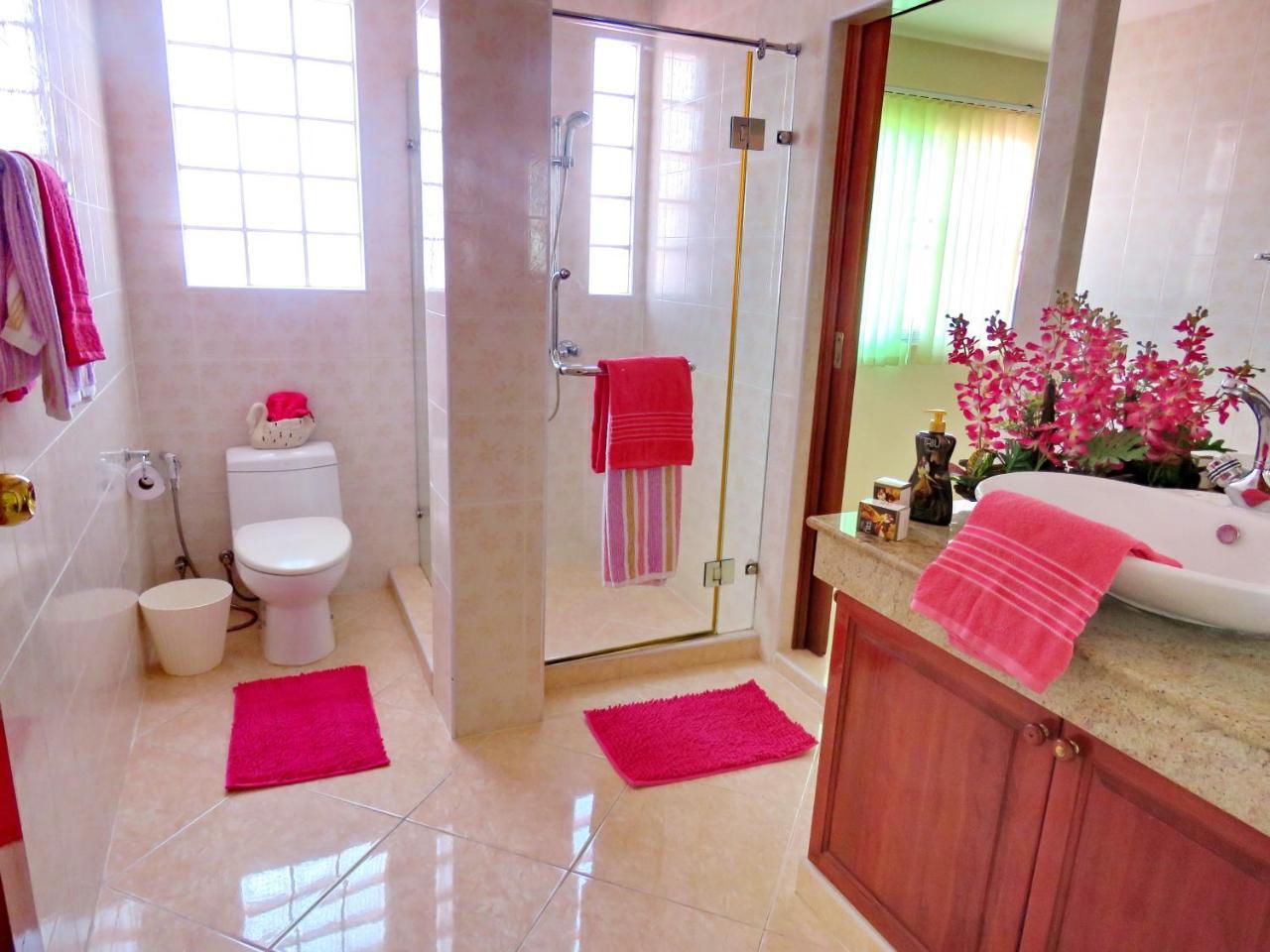 Butterfly Garden Boutique Residences Large Luxury Apts And Villas A Lifetsyle Destination By Neang, Everything You Need All Right Here 1-3 Bedrooms 110 To 190 Sq Mtrs, 2 Full Bathrooms, Rain Shower, Spa Bath, Bbq, Free Wifi, Staff 24-7, Close To Beac Pattaya Exterior foto